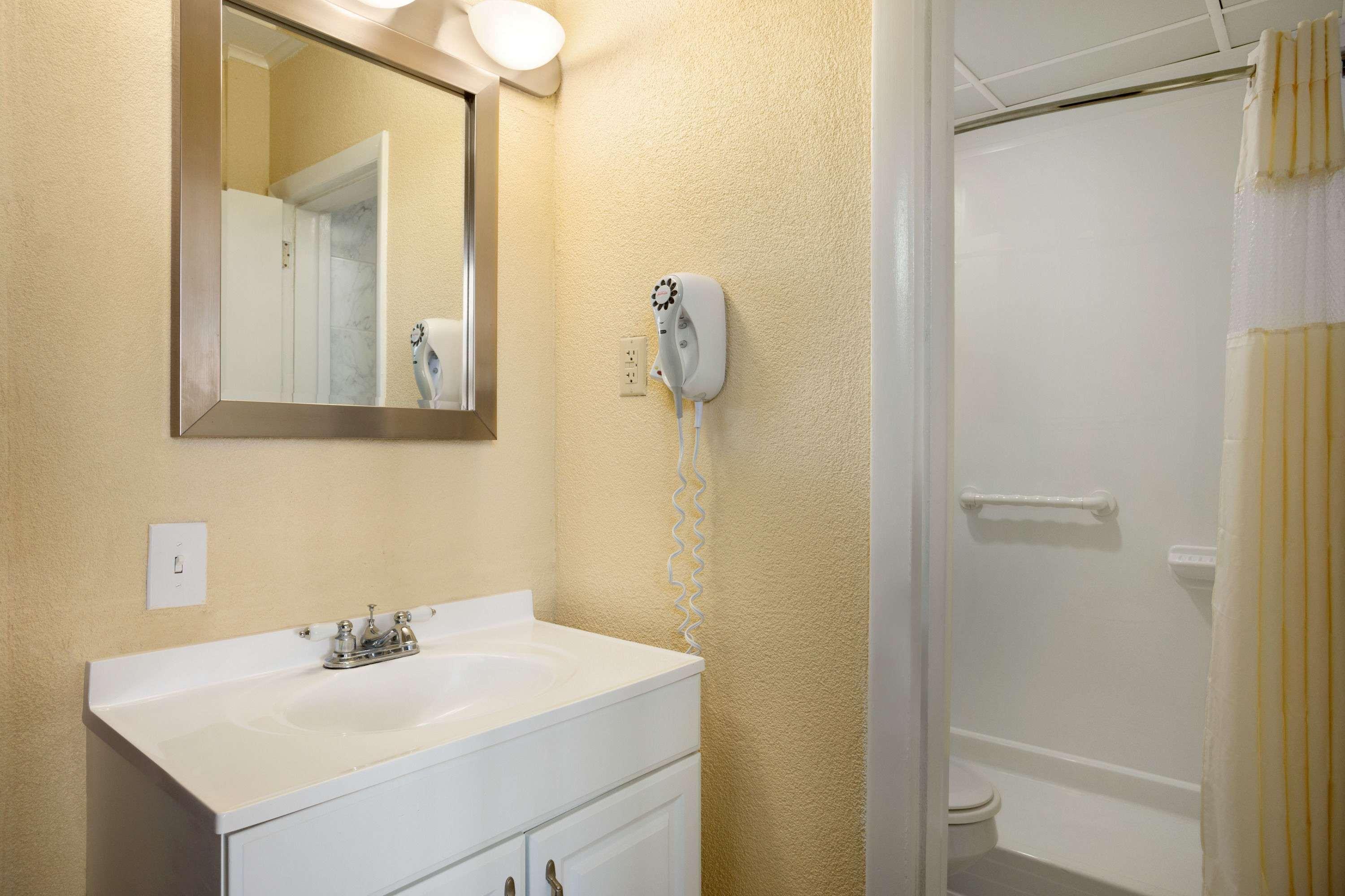 Howard Johnson By Wyndham Ocean City Oceanfront Exterior foto