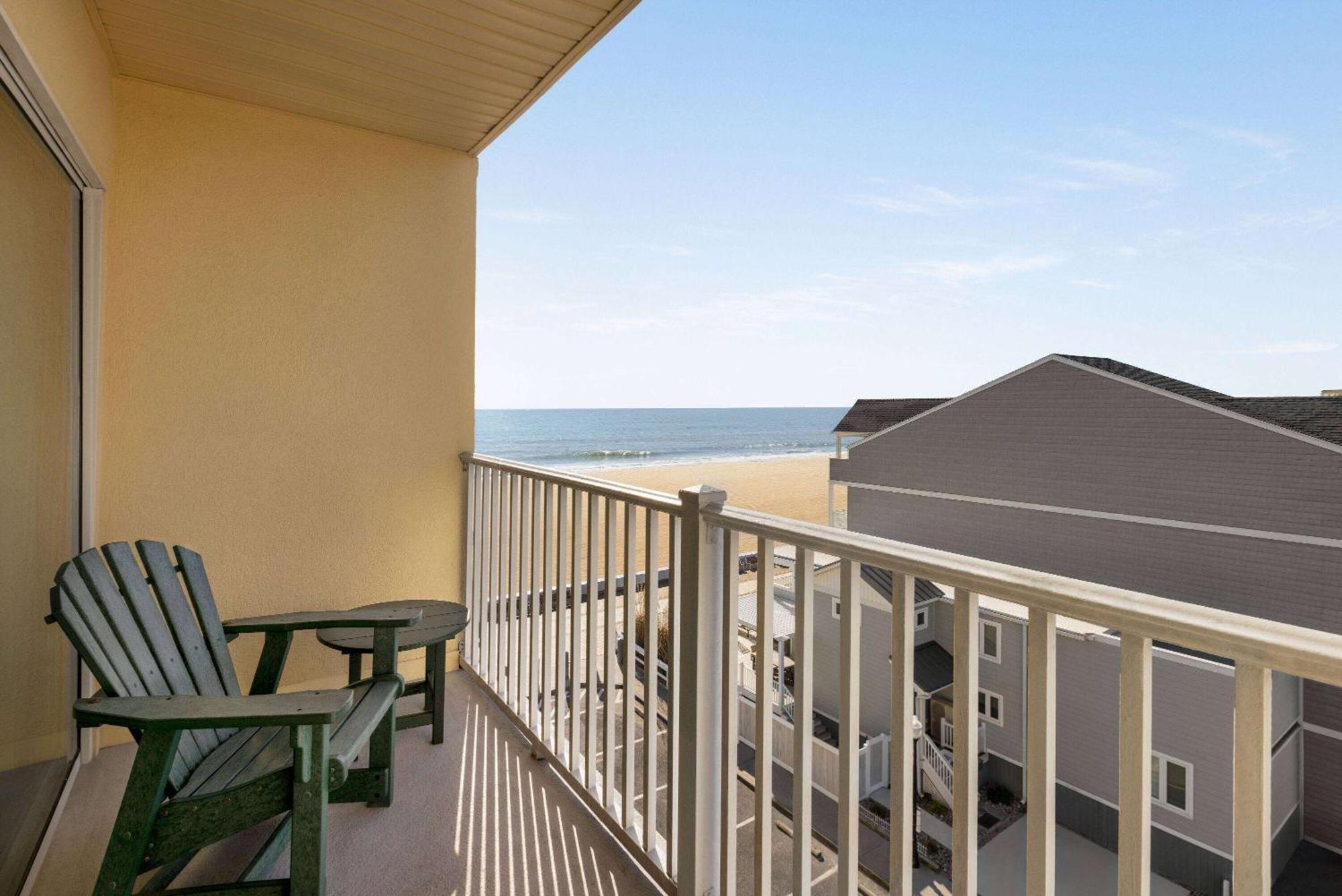 Hotel Howard Johnson By Wyndham Ocean City Oceanfront Exterior foto